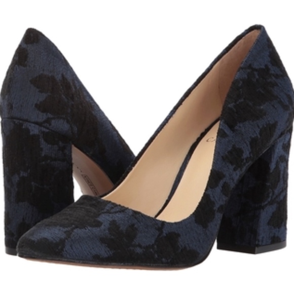 Vince Camuto Shoes - NEW Vince Camuto black multi talise 10
